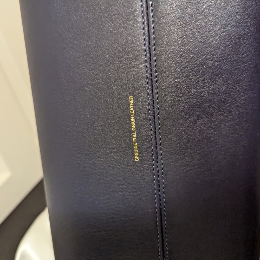 COACH Leather Soft Empire Carryall Bag 40 Dark Navy and Brass New Authentic - Picture 4 of 7